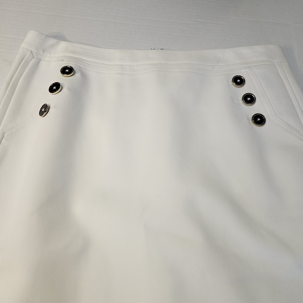 White House Black Market Classic White Buttoned Pencil Skirt - Picture 5 of 12